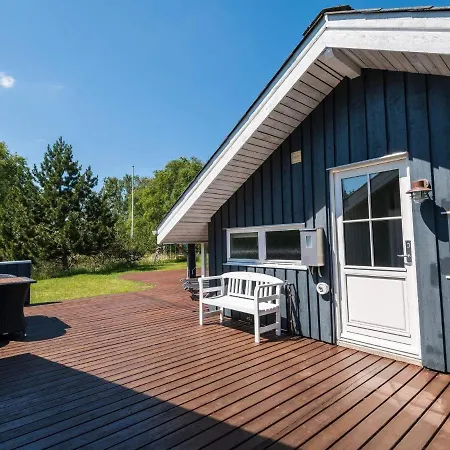 Vakantiehuis Secluded Haven In Rindby