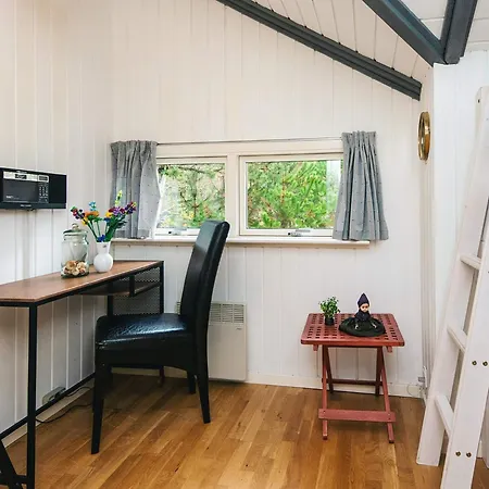 Vakantiehuis Secluded Haven In Rindby